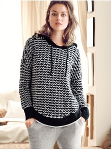 Chevron Pullover Hoodie Свитер