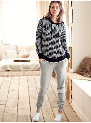 Chevron Pullover Hoodie Свитер
