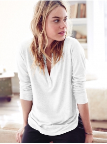 Notch-front Tee
